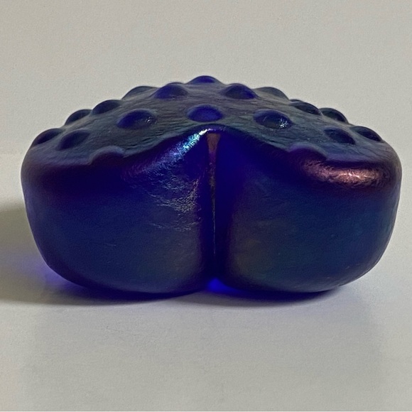 Robert Held Art Glass Heart Iridescent Paperweight 2.5” Blue Mint condition EUC - Picture 4 of 12